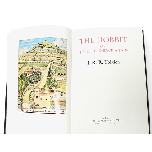 538 - J.R.R. Tolkien, ‘The Hobbit or There and Back Again’, De Luxe edition, 1976, 2nd Impression 1979, pu... 