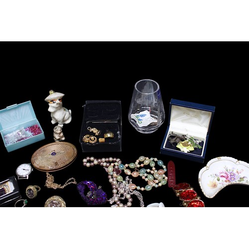 242 - A good collection of assorted costume jewellery including chains, rings, some silver examples, micro... 