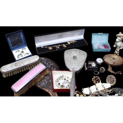 242 - A good collection of assorted costume jewellery including chains, rings, some silver examples, micro... 