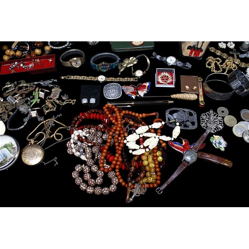 241 - A good collection of assorted mixed costume jewellery, including a collection of various antique and... 