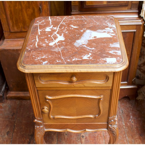 732 - A French walnut bedside table with rouge marble top, and a Georgian style mahogany corner chair. (2)