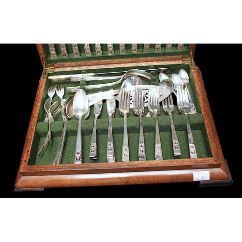 26 - An Oneida canteen of Community silver-plated cutlery for six persons, pierced floral decoration to t... 