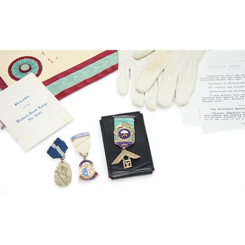 280 - A collection of assorted Freemasonry regalia and gloves, plus five various jewels, one being silver,... 