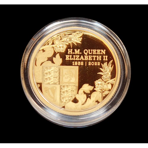 866 - A .999 grade, 2022 The Queen’s Platinum Jubilee 1/4oz gold proof coin, in clear plastic capsule, hou... 