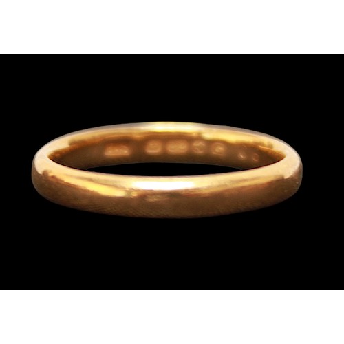 66 - A 22ct gold wedding band, gross weight approximately 3.2g.