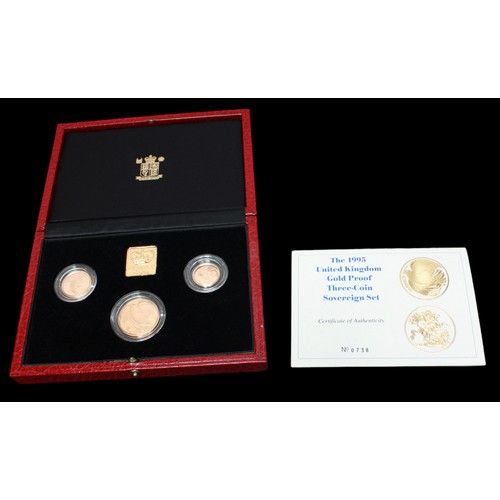 677 - The 1995 United Kingdon Gold Proof Three-Coin Sovereign Collection, 0738/1250, comprising double-sov... 