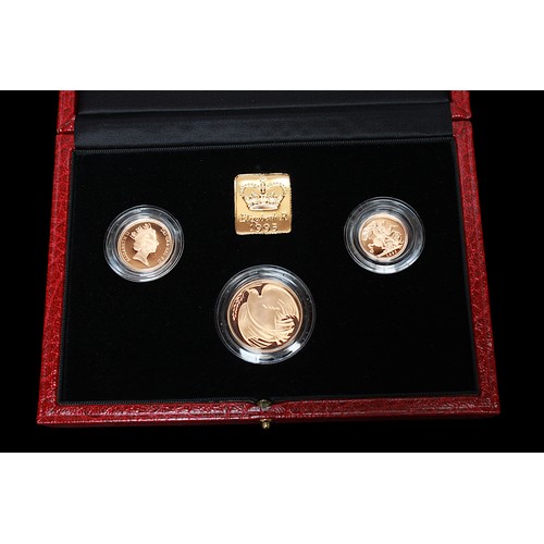 677 - The 1995 United Kingdon Gold Proof Three-Coin Sovereign Collection, 0738/1250, comprising double-sov... 