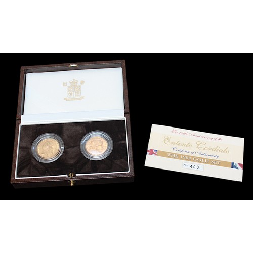 688 - The 100th Anniversary of the Entente Cordiale two gold coin set, comprising a 1904 Edward VII gold s... 