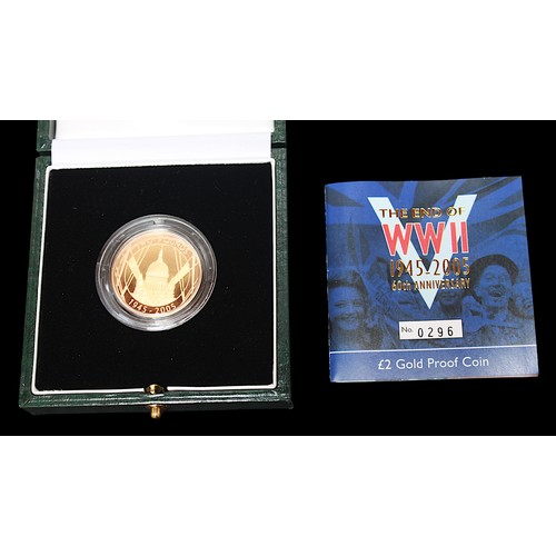 711 - The End of WWII 1945-2005 60th Anniversary £2 Gold Proof Coin, designed by Robert Elderton with St P... 