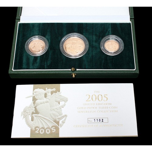 675 - The 2005 United Kingdon Gold Proof Three-Coin Sovereign Collection, 1102/2500, comprising double-sov... 