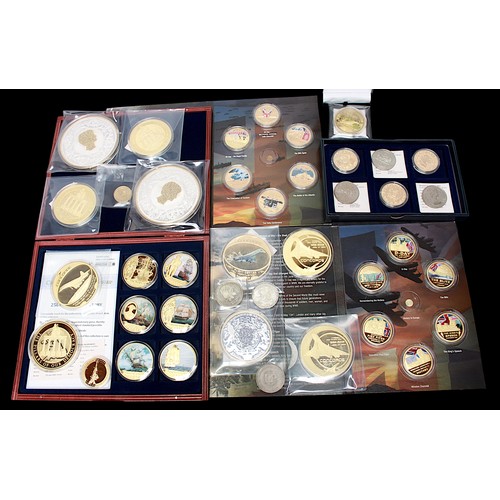 871 - A collection of assorted coins including a commemorative Concorde set comprising 0.5g 14ct gold coin... 