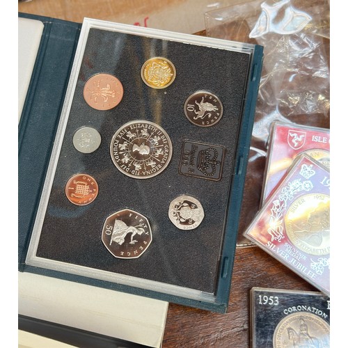 877 - A collection of assorted Royal Mint proof coin sets including 1988, 1989, 1991, 1992 and 1993 etc. t... 