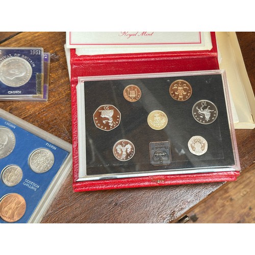 877 - A collection of assorted Royal Mint proof coin sets including 1988, 1989, 1991, 1992 and 1993 etc. t... 