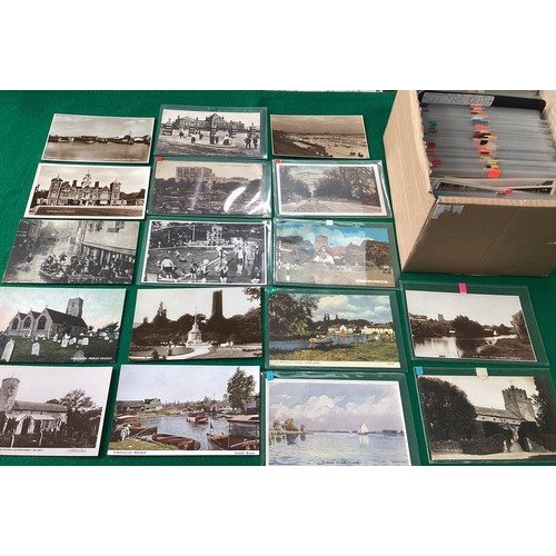 570 - More than 350 standard size postcards of Norfolk with strong church and Norfolk Broads interest and ... 