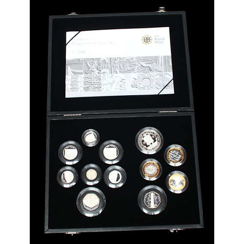 725 - The Royal Mint 2009 UK Silver Proof Coin Set, comprising 12 coins including the 'Kew Gardens' 50p, H... 