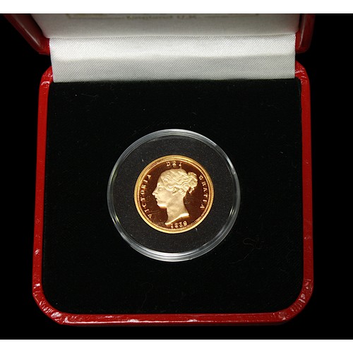 783 - A limited edition Pobjoy Mint 22ct gold Queen Victoria 1839 re-strike sovereign, no.56/100, gross we... 