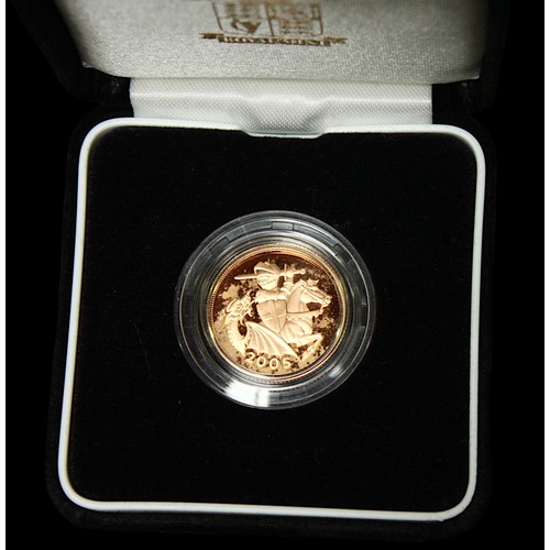 759 - A Royal Mint ERII 2005 ‘Timothy Noad’ 22ct gold proof struck Sovereign, IRB portrait, gross weight a... 