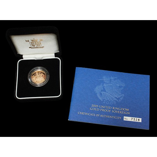 759 - A Royal Mint ERII 2005 ‘Timothy Noad’ 22ct gold proof struck Sovereign, IRB portrait, gross weight a... 