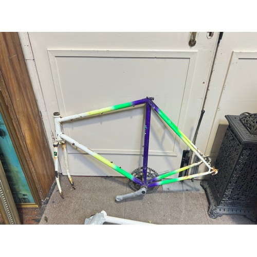 249 - A collection of 6 bike frames, various examples including MBK racing and Raleigh (in need of -re-chr... 