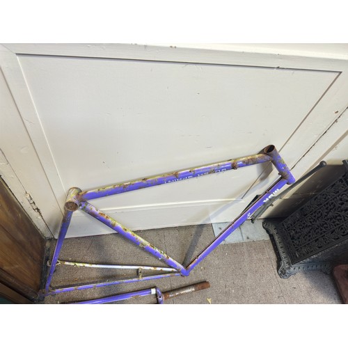 249 - A collection of 6 bike frames, various examples including MBK racing and Raleigh (in need of -re-chr... 