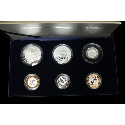 817 - The United Kingdom Family Silver Collection of 2007 comprisimng 6-coins, and United Kingdom Family S... 