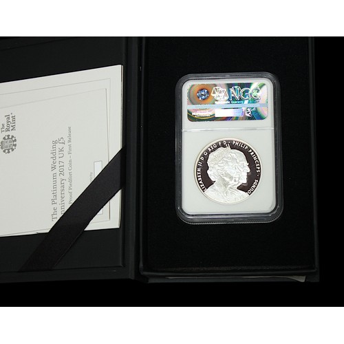 813 - A collection of assorted silver proof commemorative coins including a 2017 Platinum Wedding Annivers... 