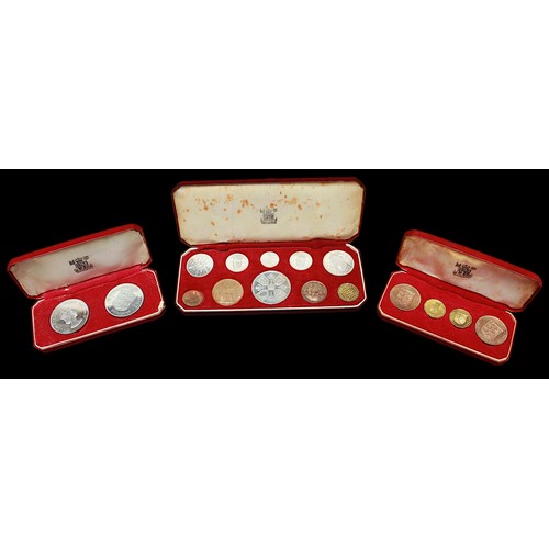 826 - A Specimen Set ERII Crowned 2nd June 1953, 10-coins, uncirculated with lustre, in original gilt-tool... 