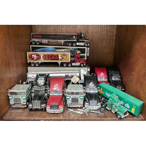 518 - A boxed Franklin Mint Precision Models 1:43 scale B11YU86 NFL San Francisco 49ers Mack Truck & Trail... 