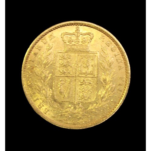 704A - A Queen Victoria Gold Sovereign, 1852, Young Head, Shield back, 8.0g.