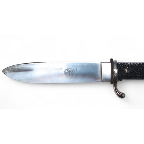 107 - A Hitler Youth (hitlerjugend) dagger, with 14cm single-edged steel blade with etched mark of E&F Hör... 