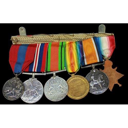 154 - A WWI and WWII medal group to 10426 Pte. W.T. Reeves Kings Royal Rifle Corps, comprising 1914-15 Sta... 