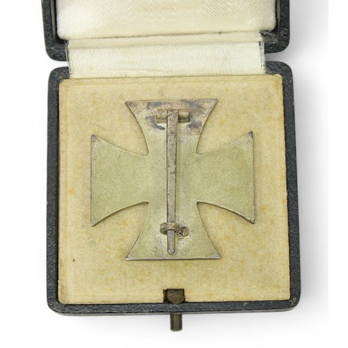 50 - A German Third Reich Iron Cross 1939, in fitted box.