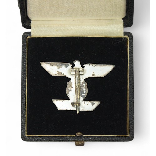 51 - A 'Spange zum Eisernen Kreuz' Clasp to the Iron Cross, in fitted box.