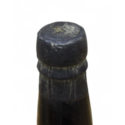 265 - A bottle of Sandeman 1960 Vintage Port, bottled in 1962.