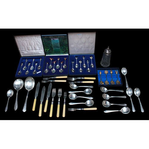 165 - A oak canteen of Elkington & Co silver-plated cutlery, for six persons, together with a silver toppe... 