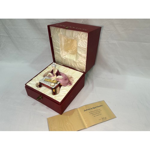 15 - A limited edition Royal Doulton figure ‘Dulcimer’, HN2798, limited edition no. 569, in original fitt... 