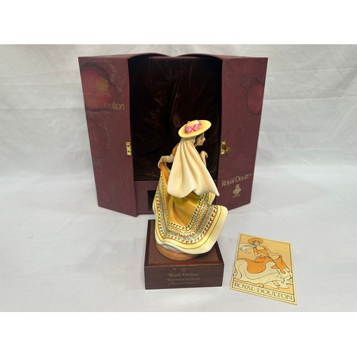 42 - A Royal Doulton figure ‘Dancers of the world Mexican dancer’, HN2866, limited edition 627/750, in or... 