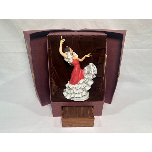 29 - A Royal Doulton limited edition figure ‘Dancers of the World Spanish Flamenco Dancer’ HN2831, limite... 