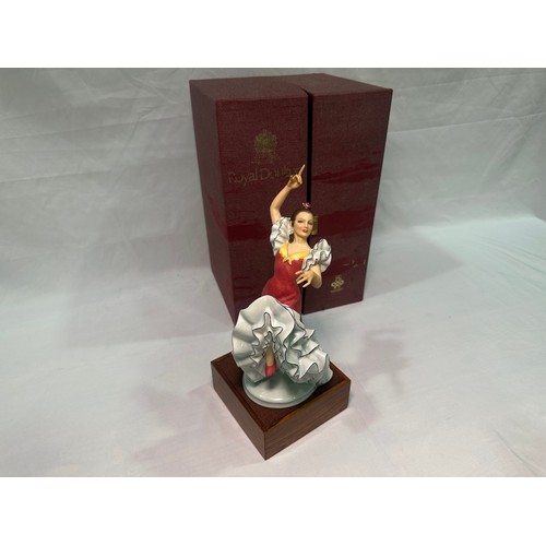 29 - A Royal Doulton limited edition figure ‘Dancers of the World Spanish Flamenco Dancer’ HN2831, limite... 