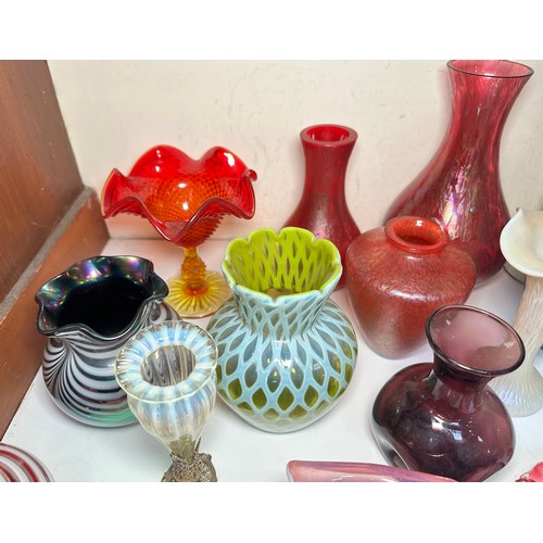 97 - A collection of assorted 20th Century vaseline / uranium glass and coloured studio glass vases and d... 