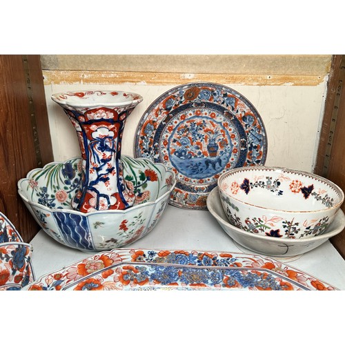 159 - Various Chinese 'Imari' porcelain including two graduated plates of elongated octagonal form, circul... 