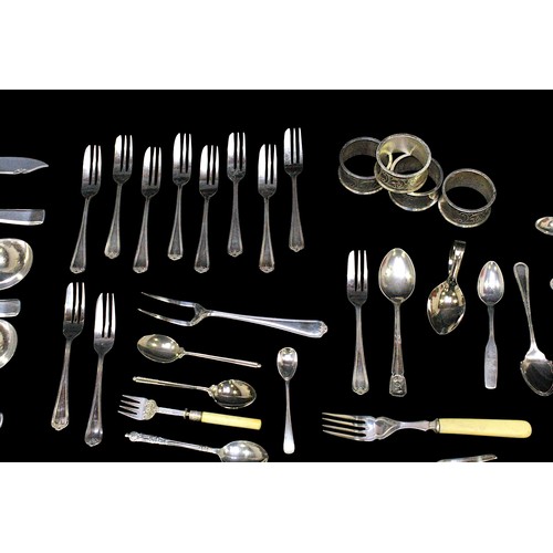 179 - A small quantity of various silver and silver-plated flatware, including forks, teaspoons, salt spoo... 