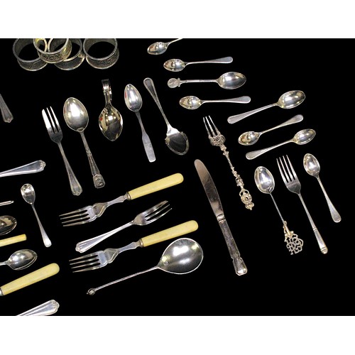 179 - A small quantity of various silver and silver-plated flatware, including forks, teaspoons, salt spoo... 