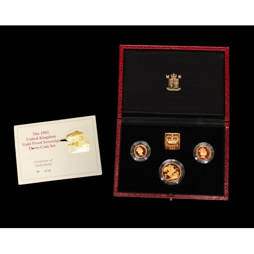 307 - A 1992 United Kingdom 22ct gold proof three-coin sovereign collection with certificate Including dou... 