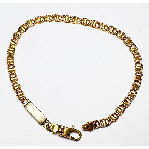 260 - An 18ct yellow gold marine-link bracelet, hallmarked, weighs 9.1 grams.