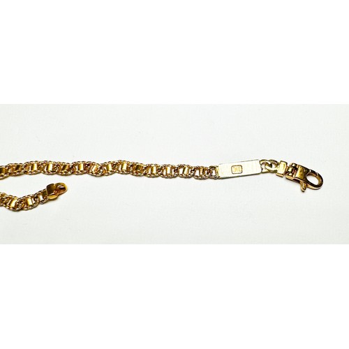 260 - An 18ct yellow gold marine-link bracelet, hallmarked, weighs 9.1 grams.