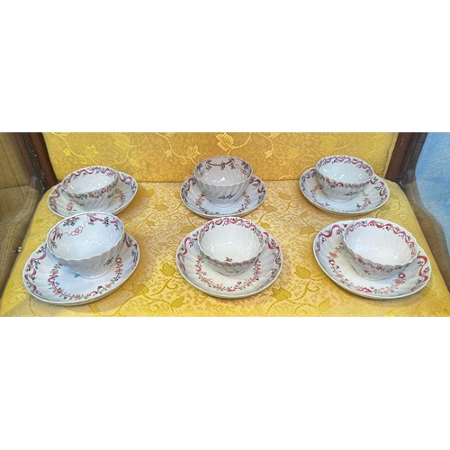 115 - A quantity of New Hall porcelain tea wares, comprising mostly spiral fluted wares and pink ribbon pa... 