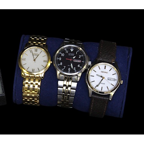 212 - A collection of assorted gents and ladies wristwatches including examples by Citizen, A crystal Seve... 