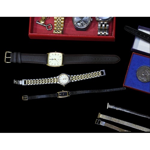 212 - A collection of assorted gents and ladies wristwatches including examples by Citizen, A crystal Seve... 