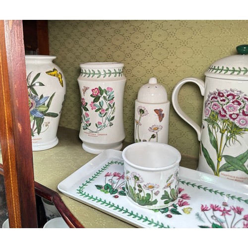 127 - A collection of Portmeirion Pottery decorated in the ‘Botanic Garden’ pattern, comprising seven dinn... 